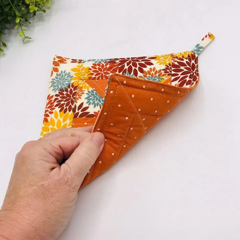 Set of 2, Square Potholder, Pinwheel Design, Fall Dahlias, Baking Gift Set Idea